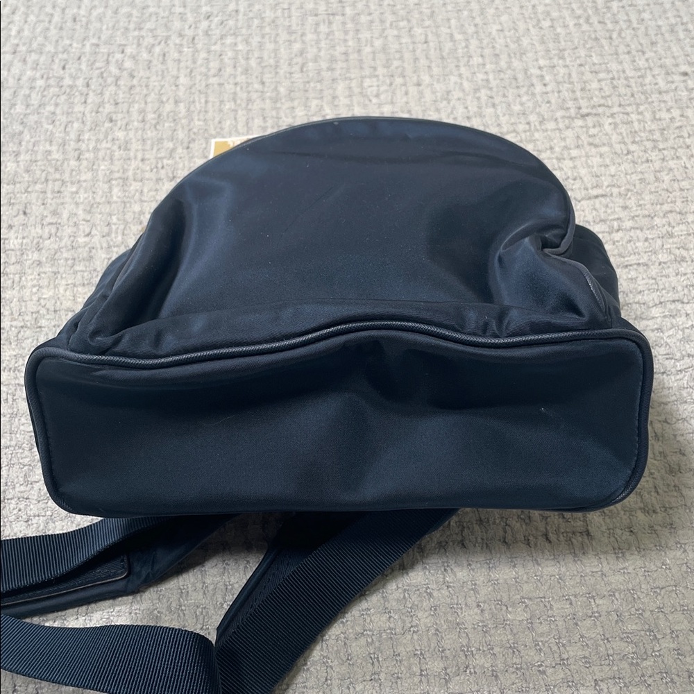 NWT’s Micheal Kors Jet Set Navy Blue Gold Backpack Bag Travel Pockets - Picture 10 of 16